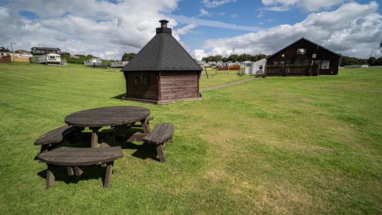 Caravan Rabbit House No 81 At Three Lochs Holiday Park Newton Stewart Exterior photo