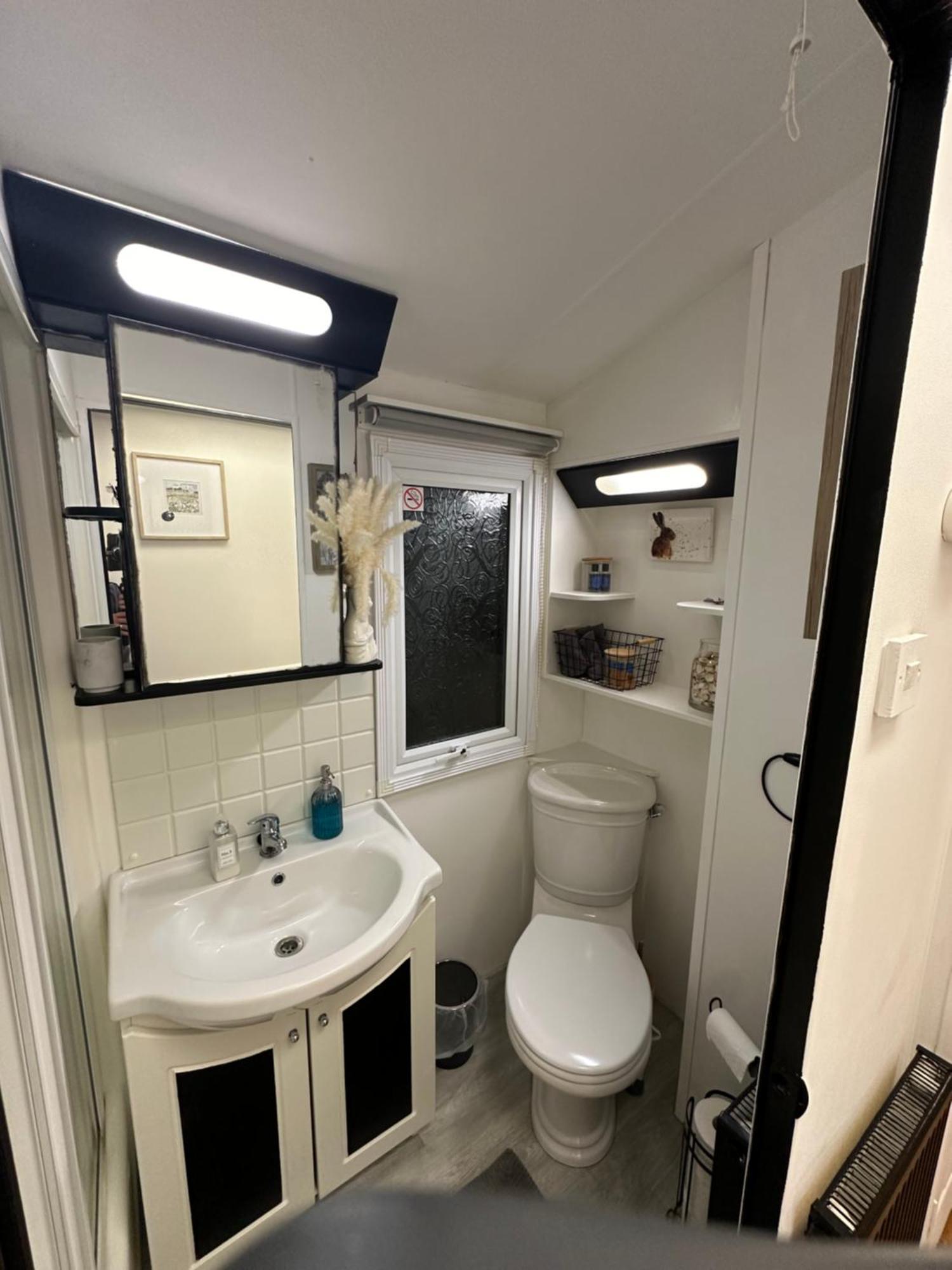 Caravan Rabbit House No 81 At Three Lochs Holiday Park Newton Stewart Exterior photo